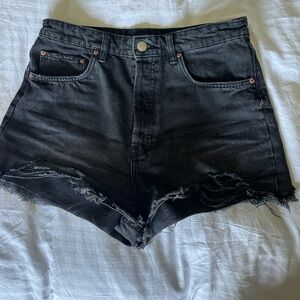 Zara Black High-Waisted Distressed Denim Shorts – Size 14